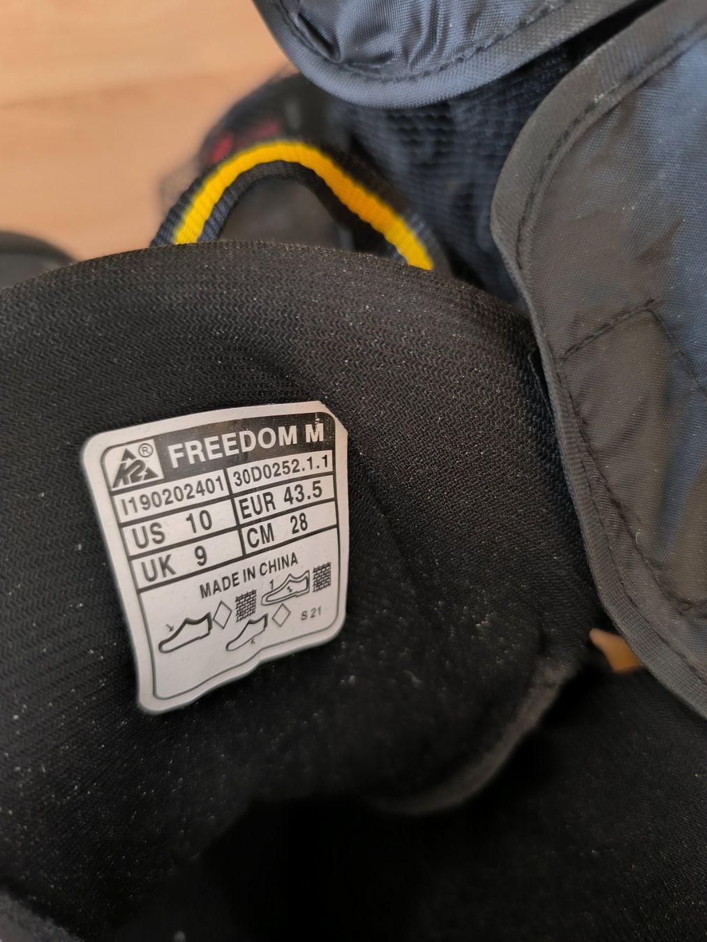 K2 Pattini in linea & Pattini a rotelle: K2 Freedom Inline Skates Gr. 43.5 + Protektor Set – Usato da Egg b. Zürich venduto da backpacker1988 2