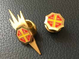 2 KTV-Anstecker Vintage