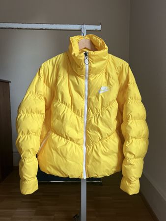 Gelbe Nike Winterjacke (S)