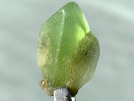 Peridot roh Kristall, 6 Karat, Pakistan