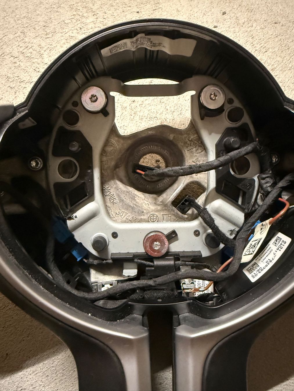 BMW Tutti pezzi di ricambio auto: BMW M2 M3 M4 Lenkrad original – Usato da Ballwil venduto da Red3 3