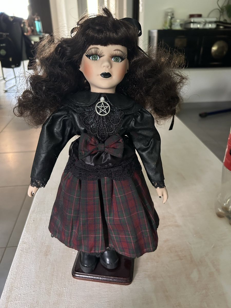 Bambole: Gothik Puppe – Usato da Frick venduto da nikki09