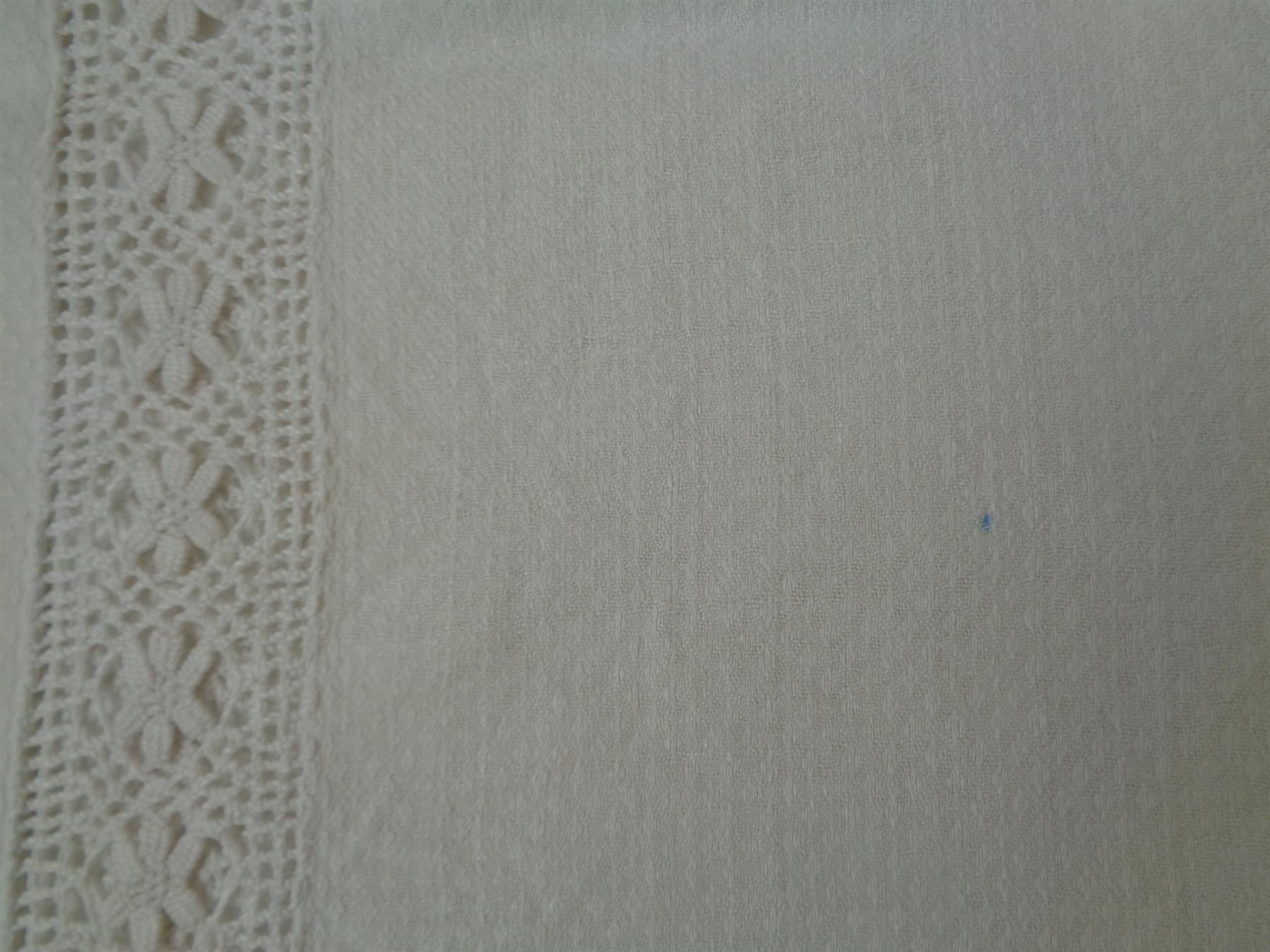 Decken: Tischdecke mit Spitzen-Einlage - Vintage – Gebraucht aus Chur von omonia 6