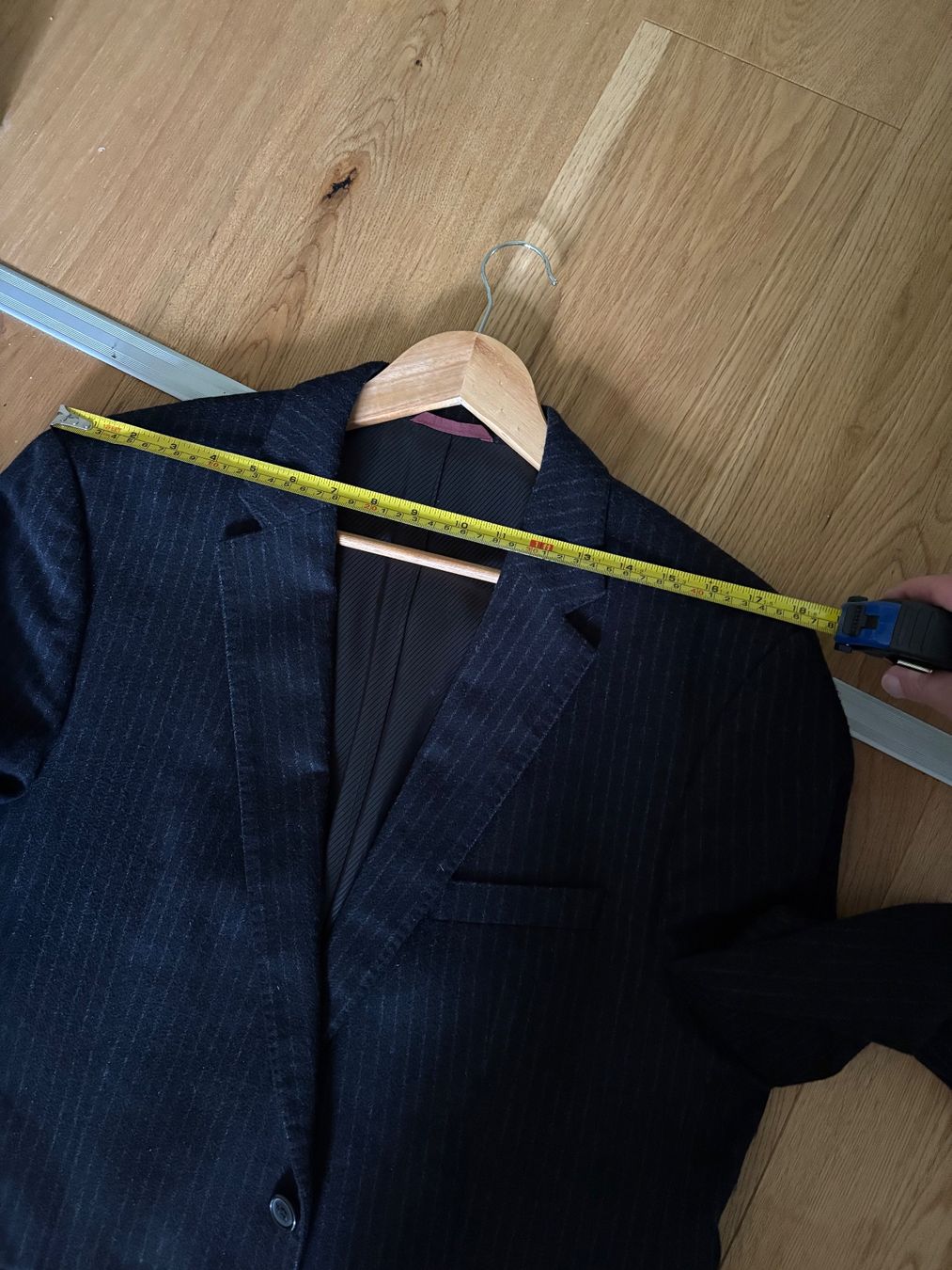 Hugo Boss Giacche: Blazer Hugo Boss dunkelblau – Usato da Bern venduto da Trittbrettdriver 7