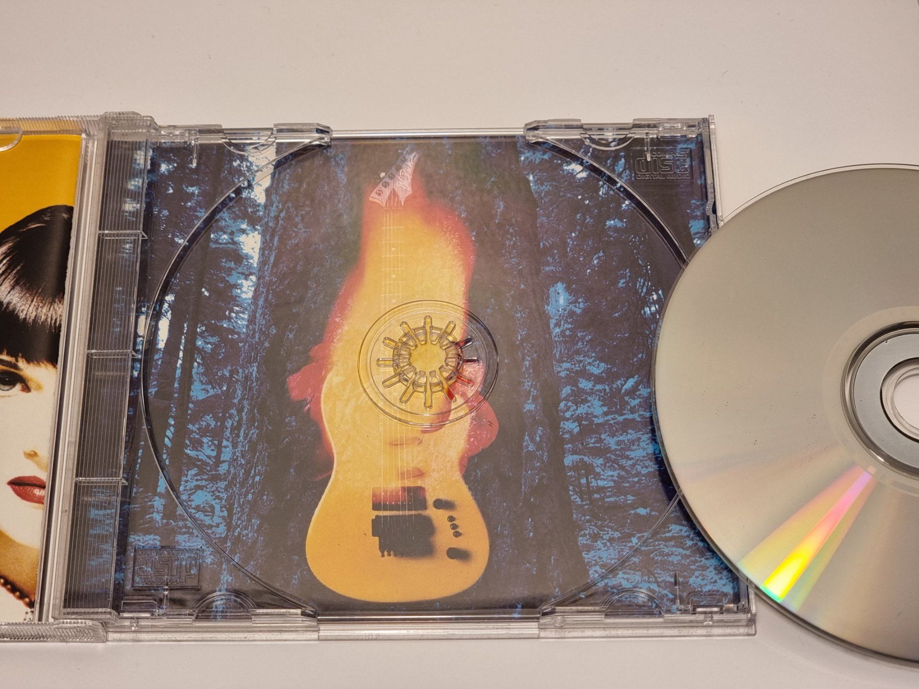 CDs: Heart : Desire Walks On - CD (1993) – Gebraucht aus Villigen von Tschachtlan 4