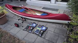 Kanadier / Kanu mit Paddeln, Bootswagen & 2 Rettungswesten