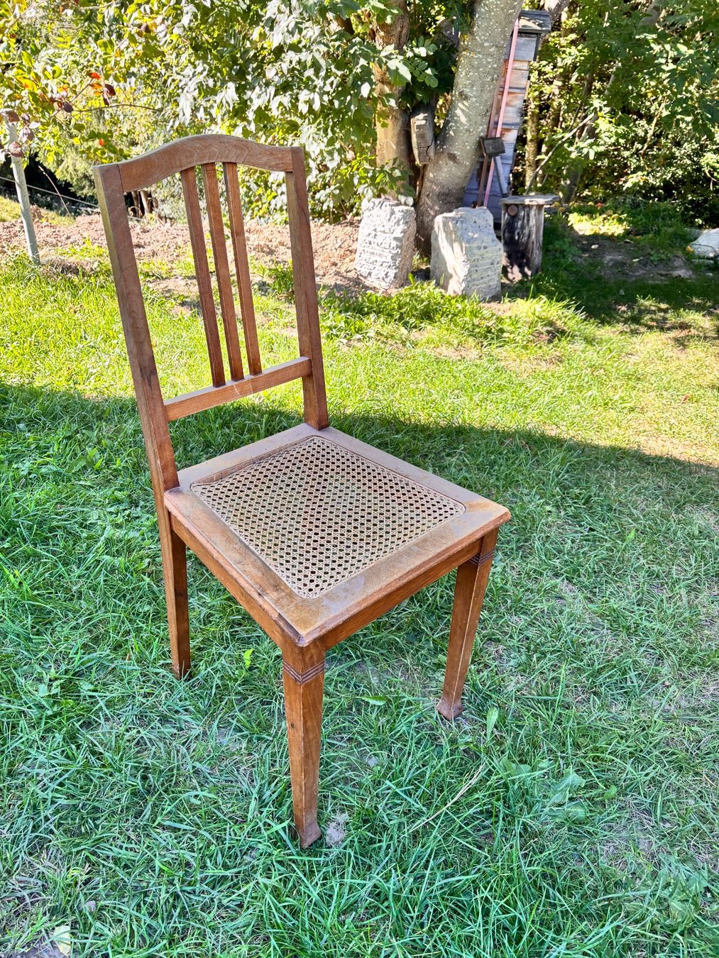 Chaises: Alter Holzstuhl gebraucht – D'occasion à Berneck par danilo5561