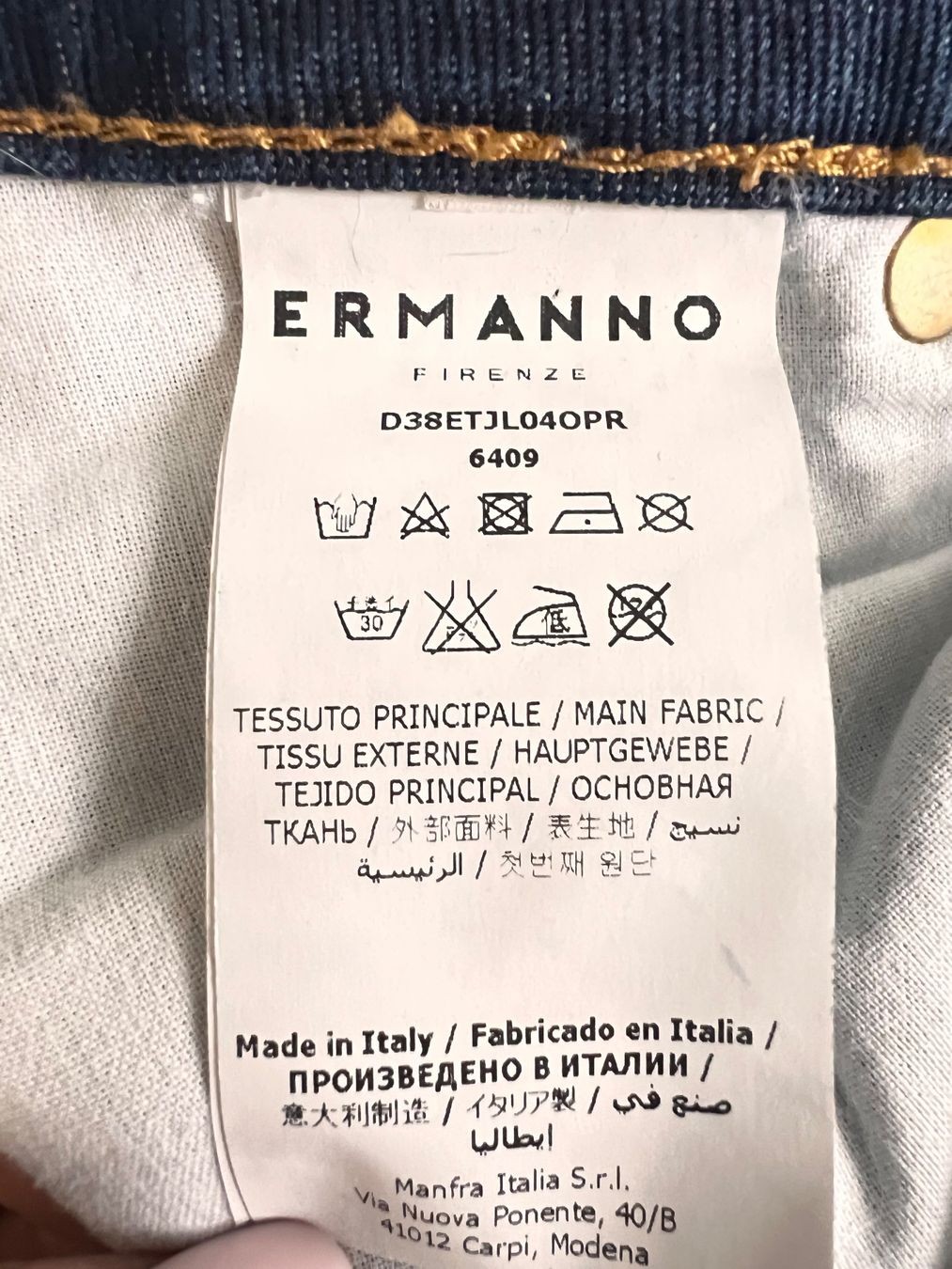 Ermanno Scervino Jeans: ERMANNO SCERVINO dark wash jeans – Nuovo (secondo la descrizione) da Lausanne venduto da NYC67 4