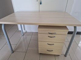 Bürotisch mit Schubladenkorpus