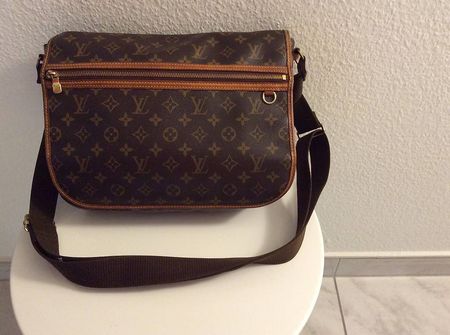 Louis Vuitton Messenger bag