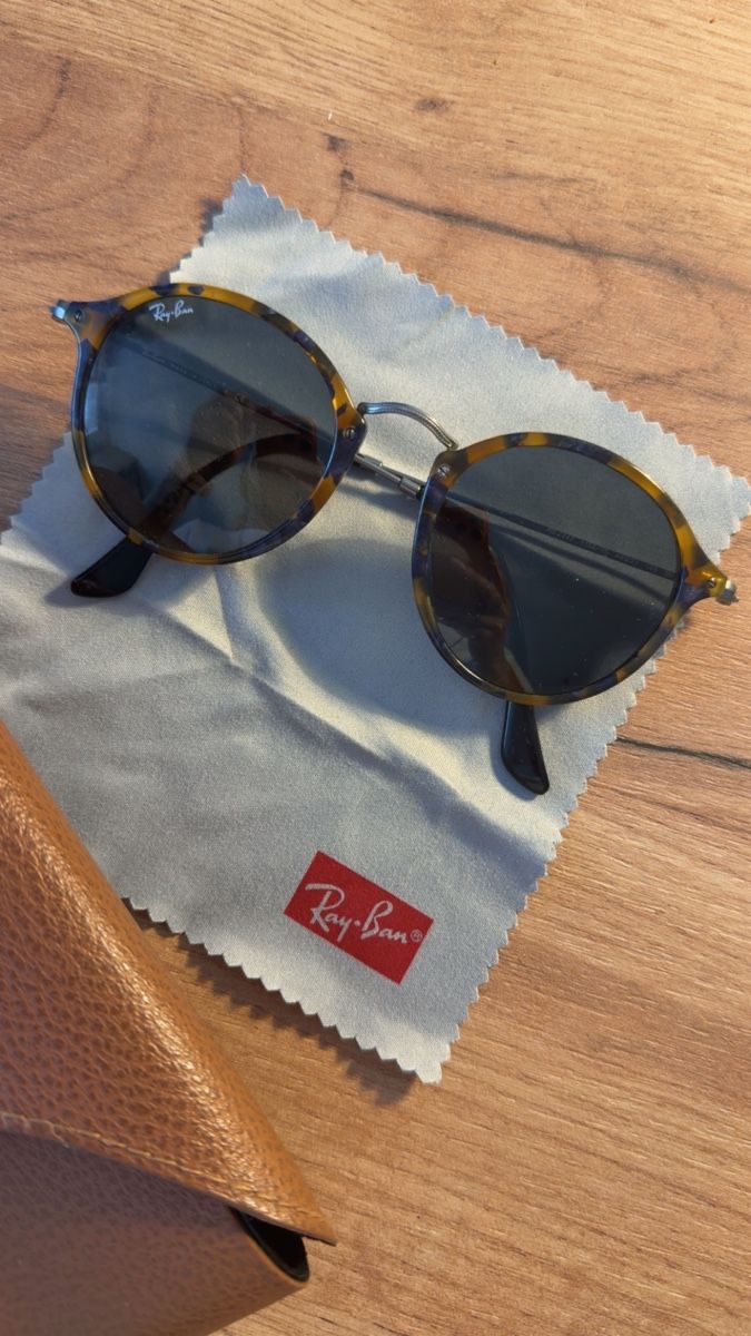 Ray-Ban Occhiali & Lenti: Ray-Ban Sonnenbrille mit Etui – Usato da Bern venduto da oaicu