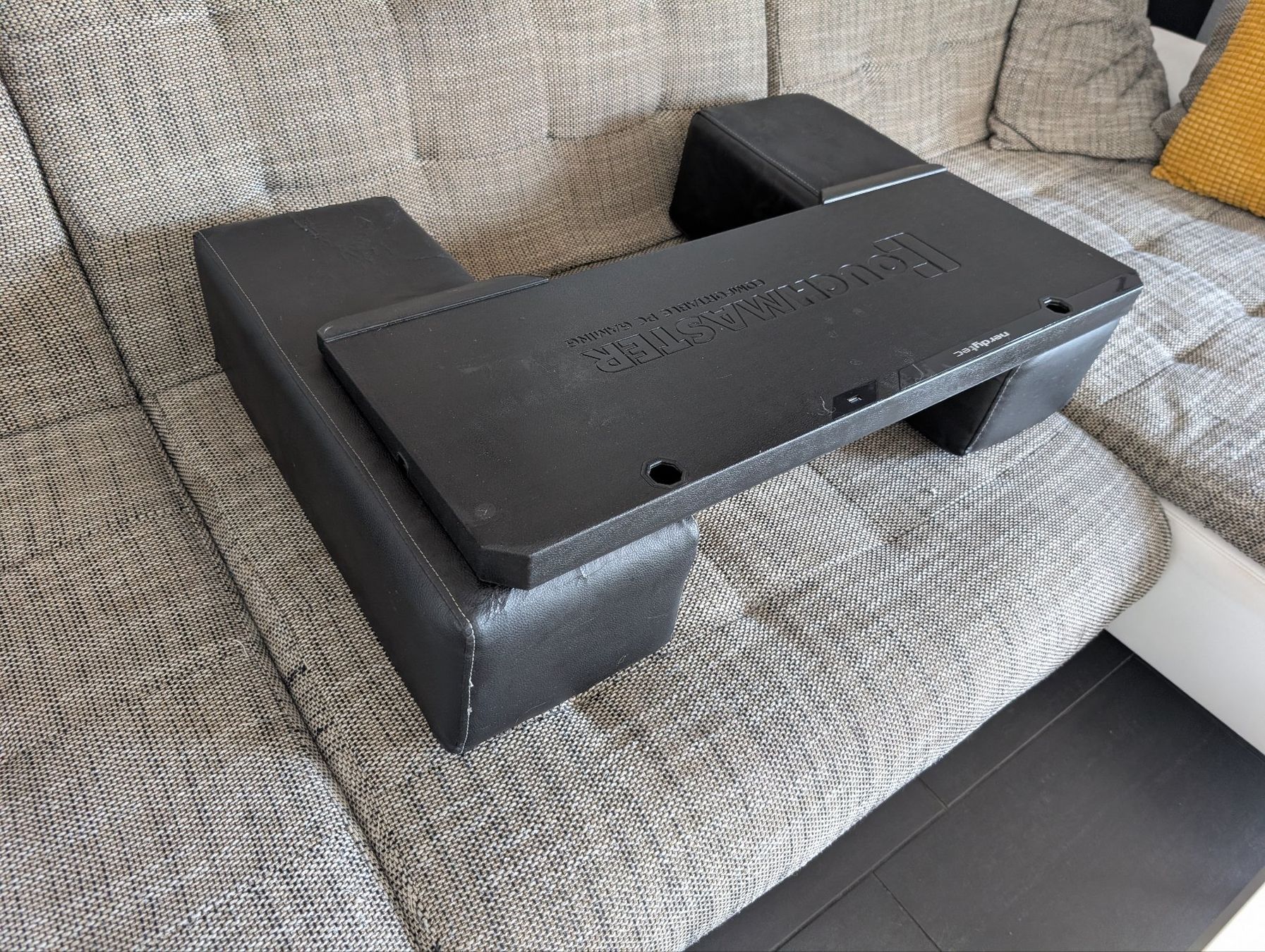 PC: nerdytec Couchmaster – Usato da Hochfelden venduto da andy0815
