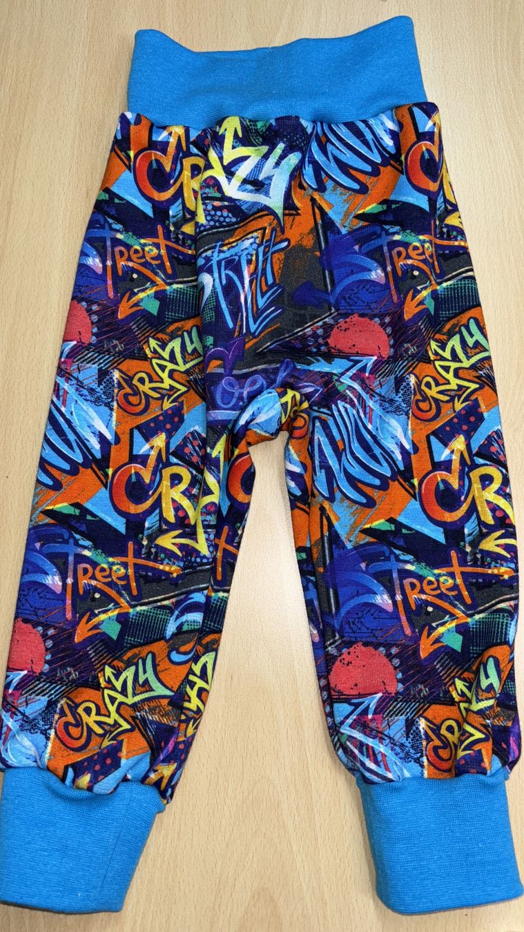 Pantalons: Fleece Thermo Pumphose mit Graffiti Gr. 80/86 Neu – Neuf avec emballage d'origine à Rietheim par Nugger