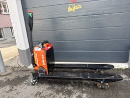 Stapler Ameise Paletrolli Niederhubwagen Doosan LPM15N