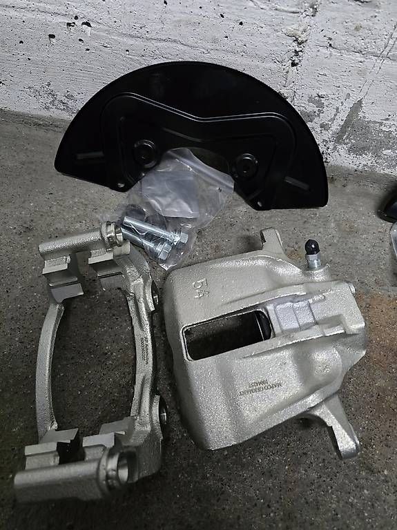 Pezzi di ricambio: NEU Bremsen Set Komplett Vorne – Usato da Sargans venduto da AleinEbibi 4