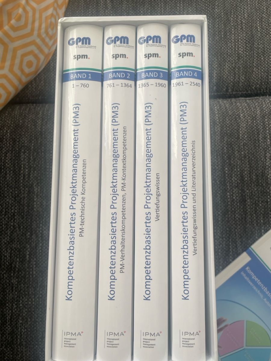 Libri: GPM Projektmanagement Band 1-4 – Usato da Gossau ZH venduto da Oliver.12 1