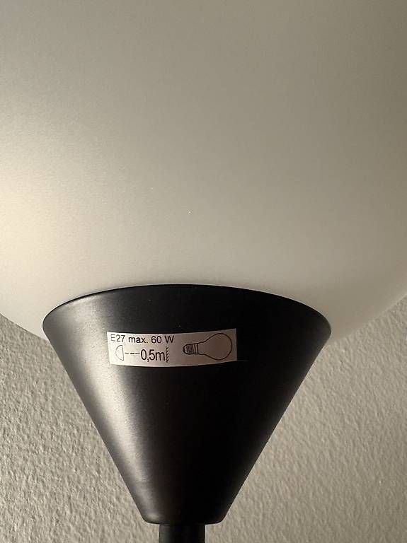 Lampade: 2 Stehlampen mit Leselampe - schwarz & grau – Usato da Unterägeri venduto da mel_76mx 2