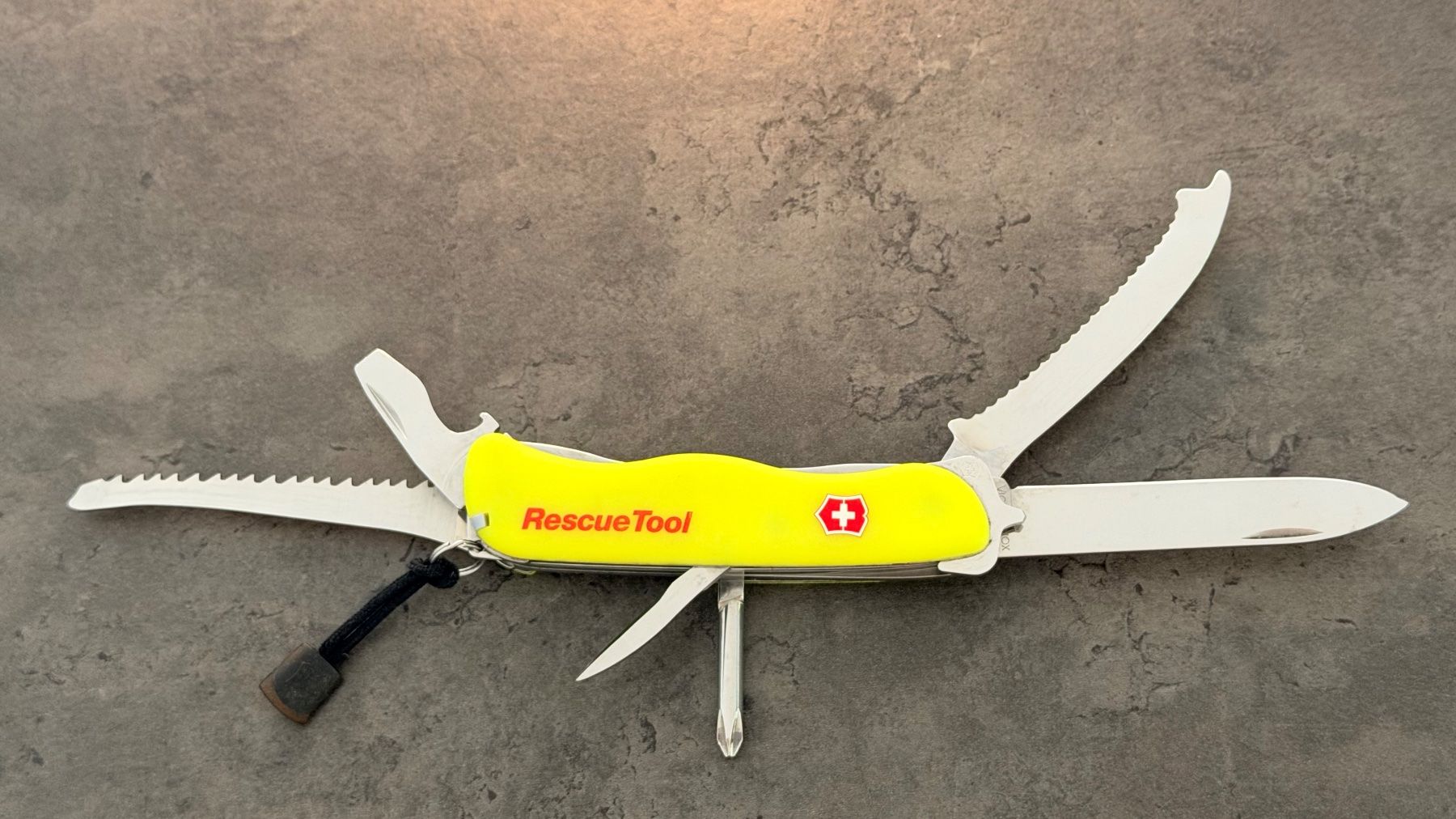 Victorinox Coltelli tascabile: Victorinox Rescue Tool - Stay Glow – Usato da Sonvico venduto da youtuber