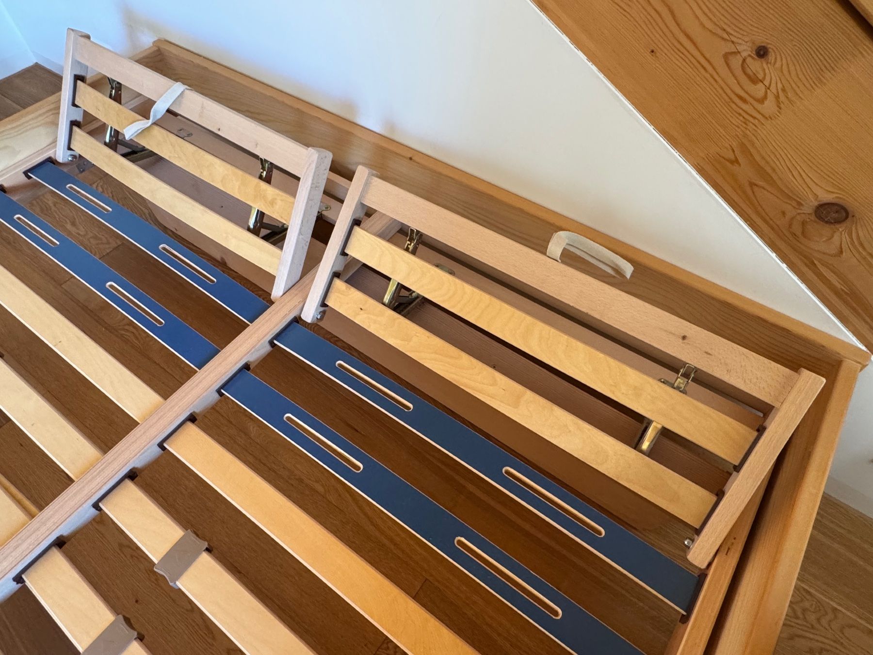 Betten: Doppelbett mit Matratze 160cm x 200cm – Gebraucht aus Celerina/Schlarigna von 2406ca 6