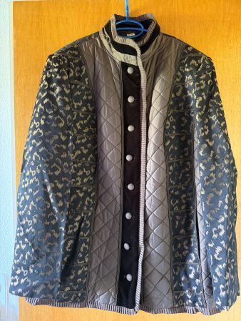 Damen Jacke braun gemustert Grösse 44 guter Zustand
