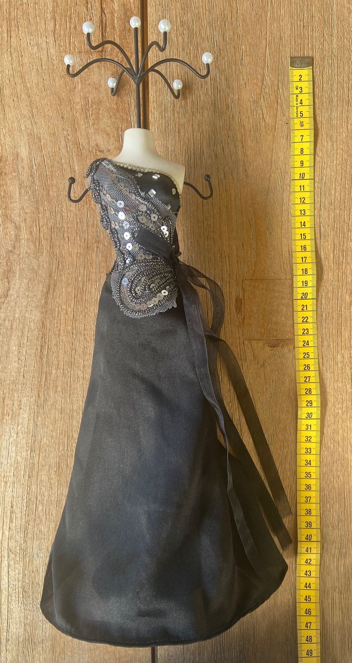 Portagioie: Schmuck Ständer – Usato da Widnau venduto da Imani