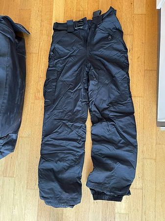 Ski- und Snowboardhose in Größe 158/164.