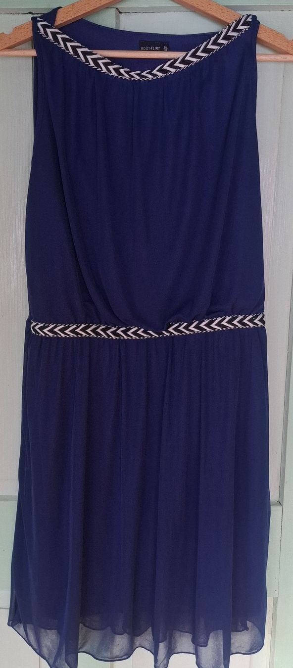Kleider: Abendkleid/Sommerkleid 36/38 – Gebraucht aus Ebnat-Kappel von Aibur
