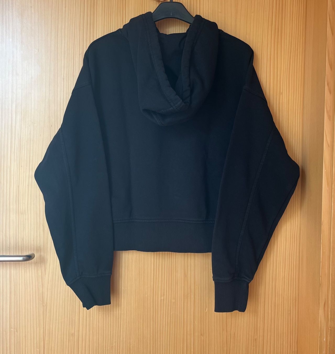 Bershka Maglioni & Felpe: Pull noir à capuche – Usato da Ardon venduto da chl_j2df 1