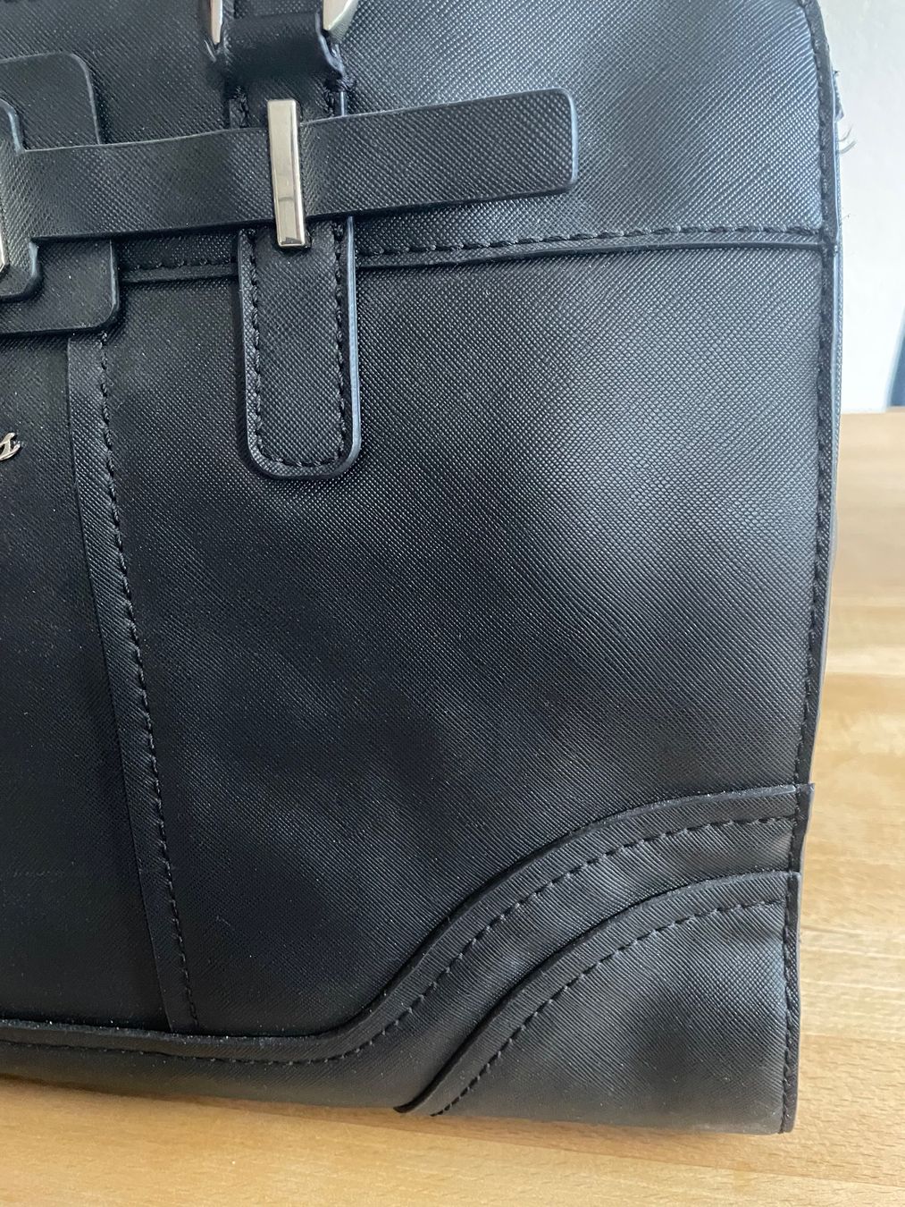 Guess Borse da donna: Sac Guess noir neuf – Nuovo e nell'imballaggio originale da riddes venduto da lauali01 6