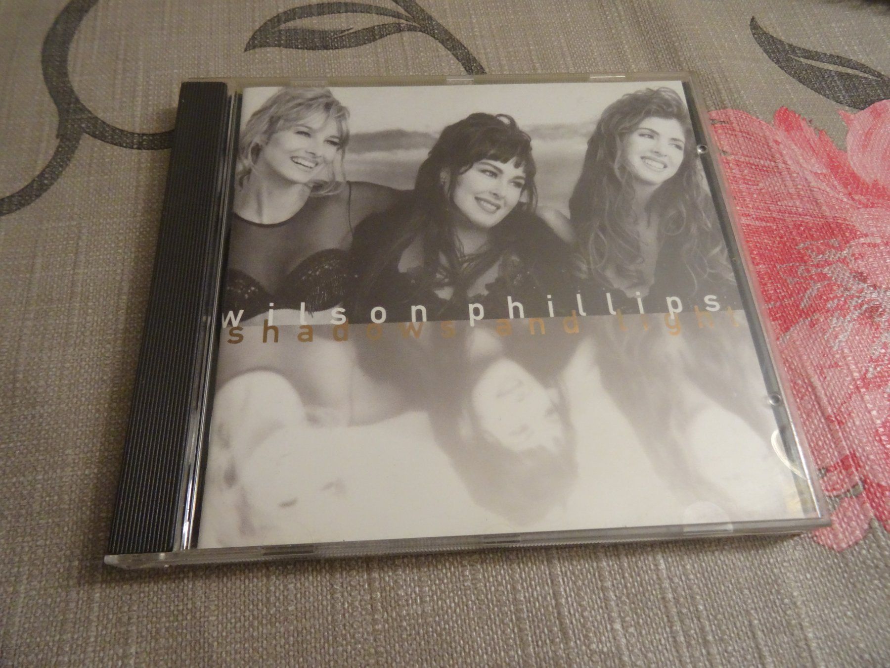 CD: Wilson Phillips CD - Shadows and Light – Usato da Olten venduto da Disc-Ausverkauf