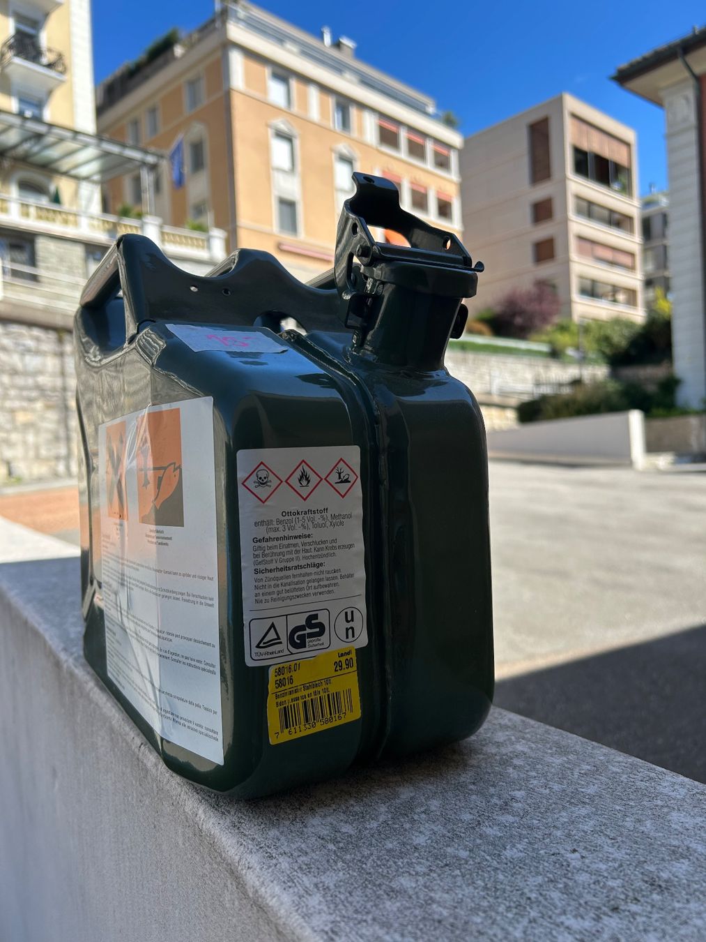 Armée suisse Bidons d’essence: Benzinkanister – Neuf avec emballage d'origine à Luzern par giv_tmj8 1