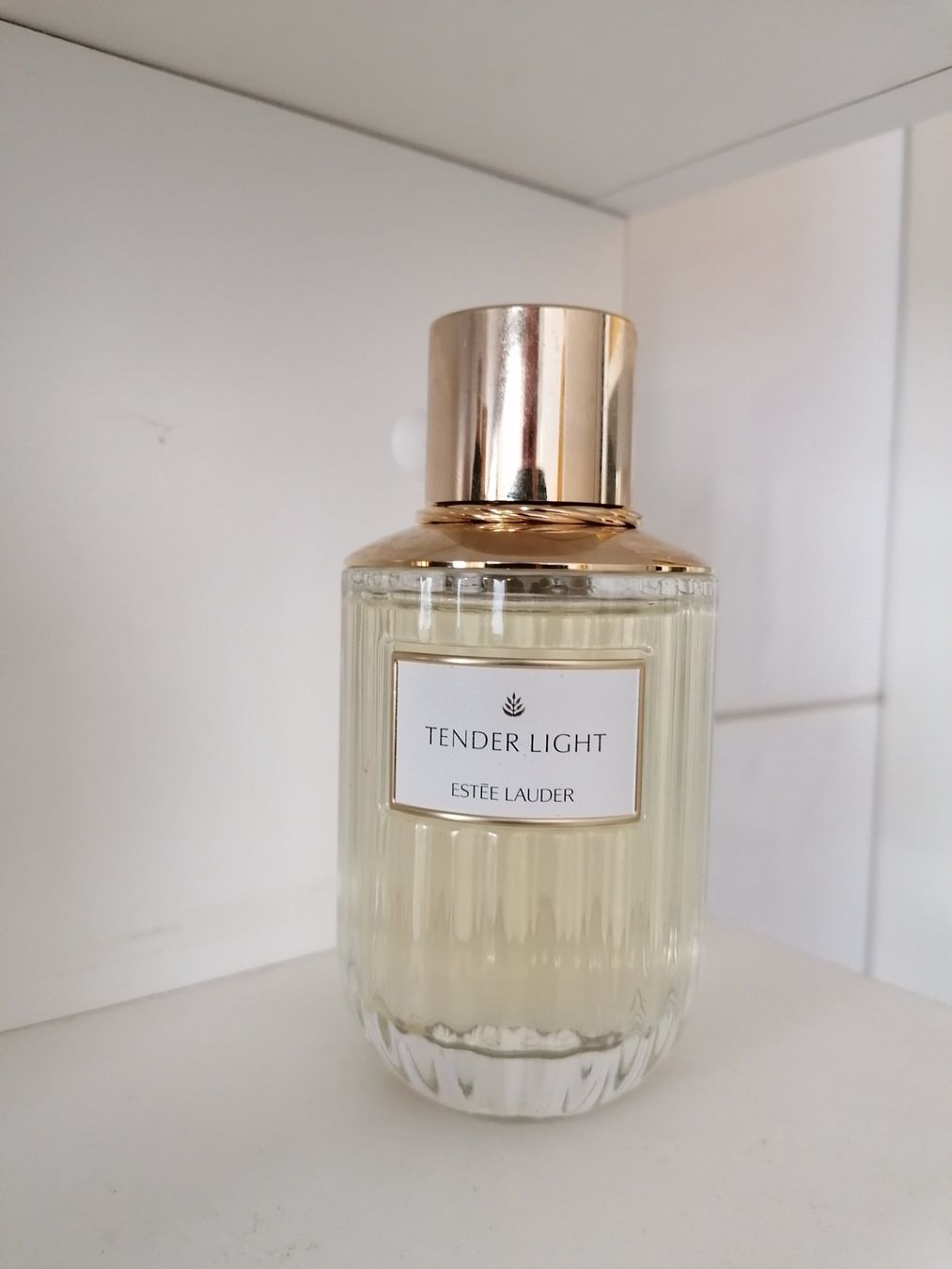Estée Lauder Profumi & Eau de Toilette: Estee Lauder Tender Light, Thé Duft Parfum 100ml – Usato da Bösingen venduto da Freejack69