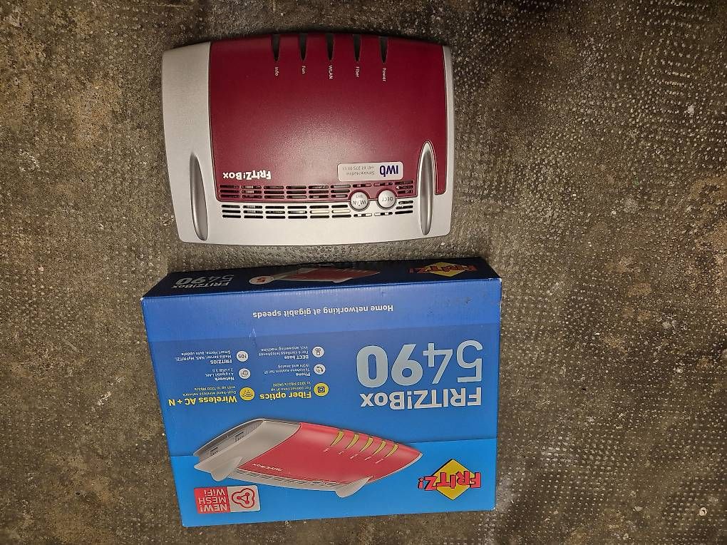 Modem & Router: Fritzbox 5490 – Usato da Basel venduto da jul_hr8h 1