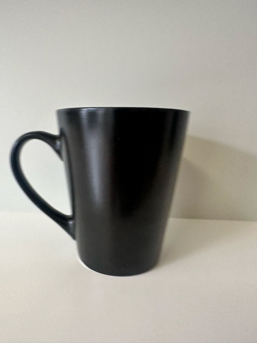 Tazze: Schwarze Tasse "Shit Happens Life Goes On" – Usato da Wangen SZ venduto da Jaay_Sky 1