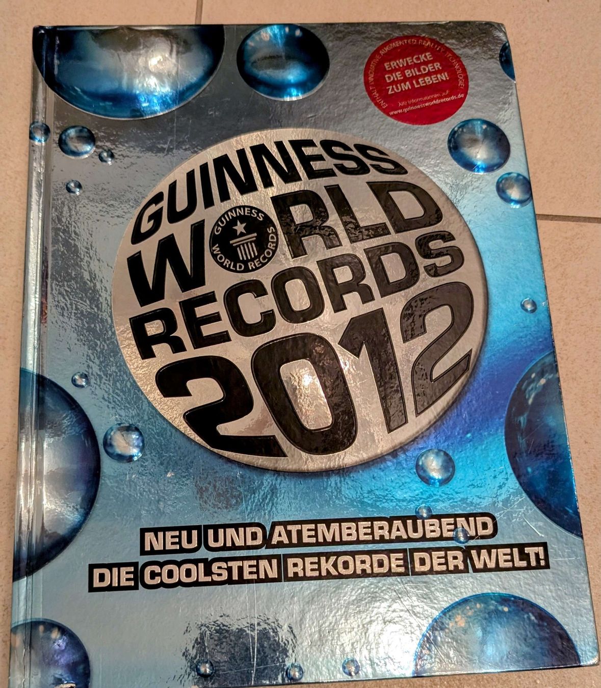 Libri: Guinness World Records 2012 - Das Buch der Rekorde – Usato da Ganterschwil venduto da Nike18