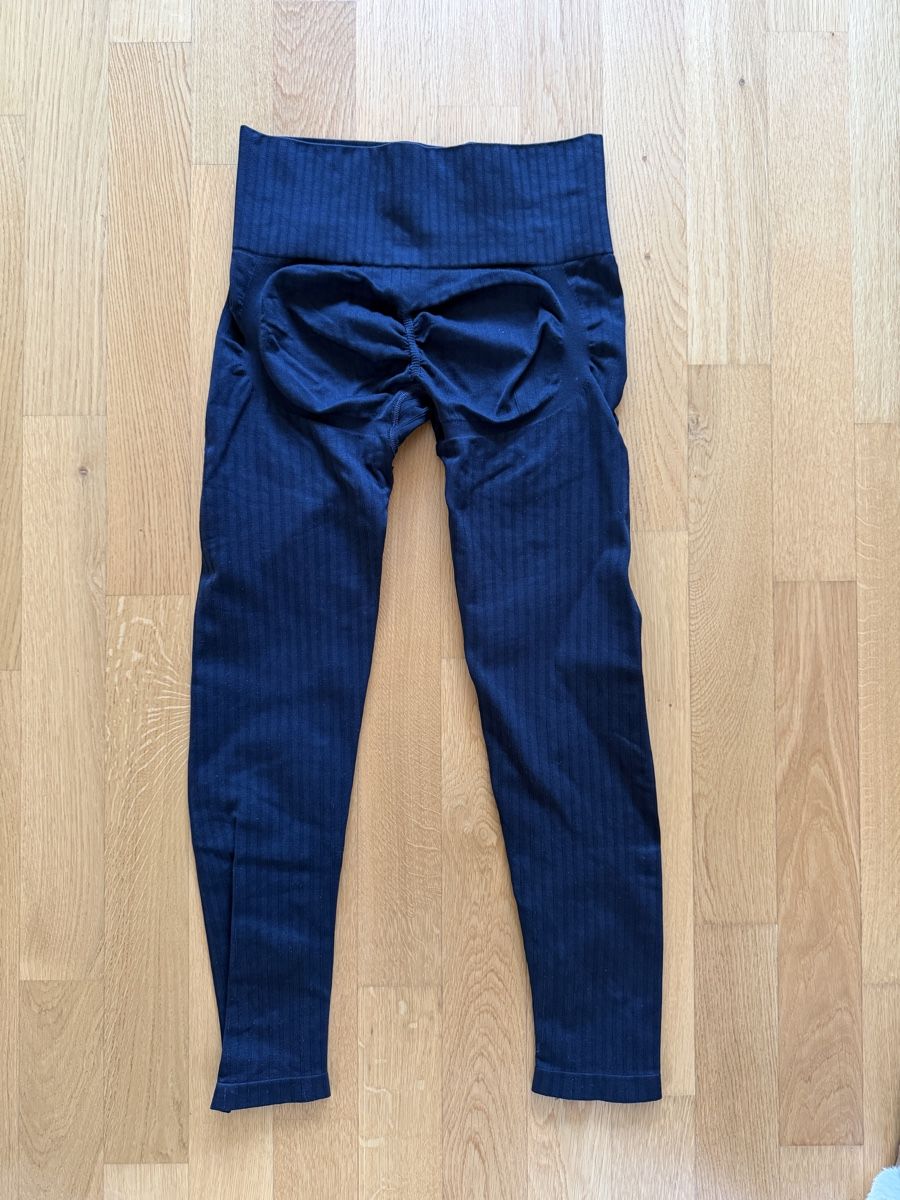 Leggings: Leggins Yemocen schwarz – Usato da Langenthal venduto da Loeffel89 2