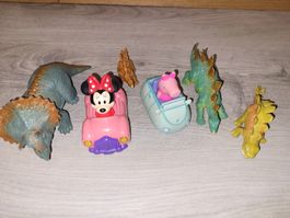 Spielzeugfiguren Konvolut Dinosaurier und Spielfiguren