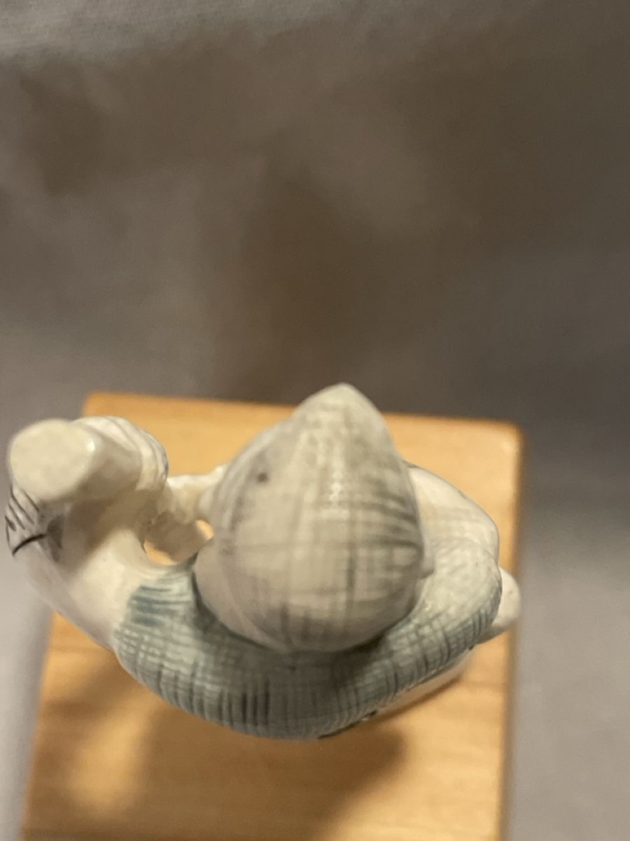 Statuette: Netsuke, Mann mit Bambusstock, signiert – Usato da Embrach venduto da Gauvain1 4