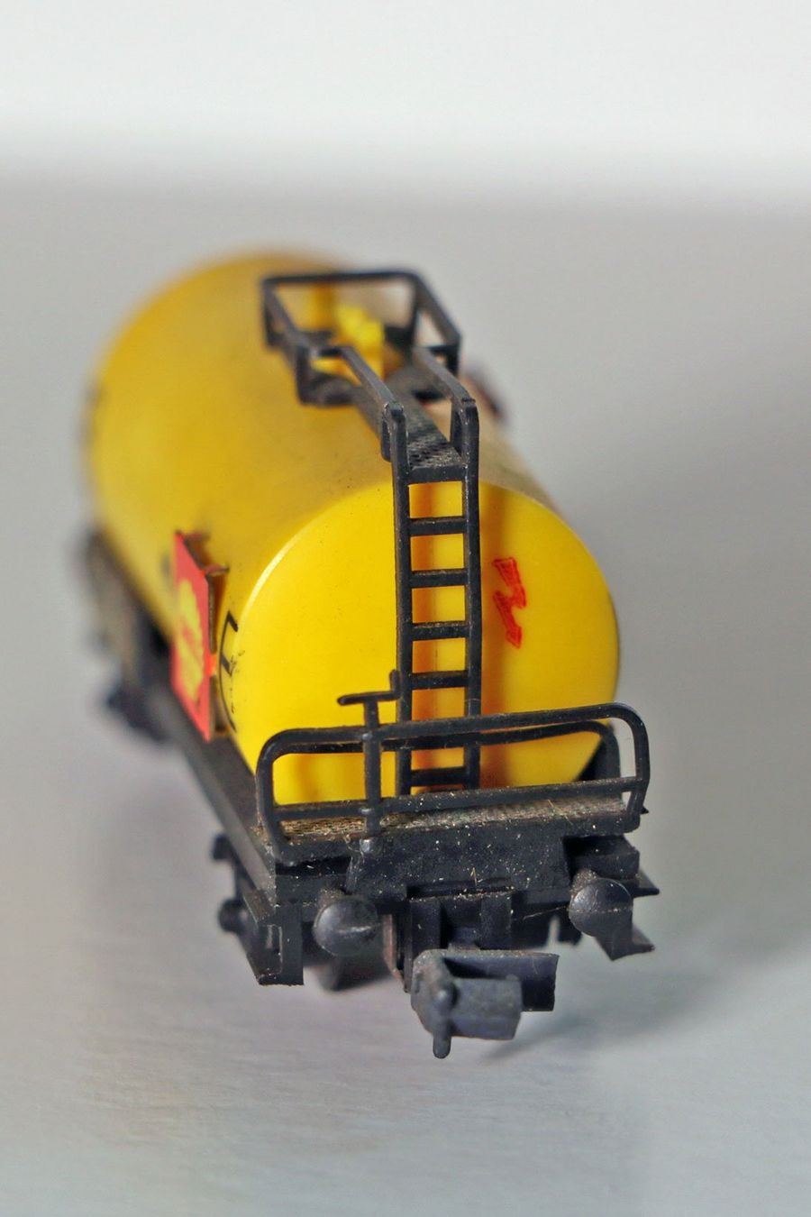 Arnold Trains électriques: DB Shell Kesselwagen – D'occasion à Aesch BL par diopter 5