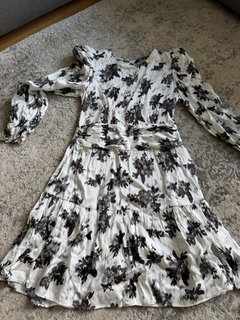 Zara Kleid Gr M floral Muster perfekt für Sommer CHF 25