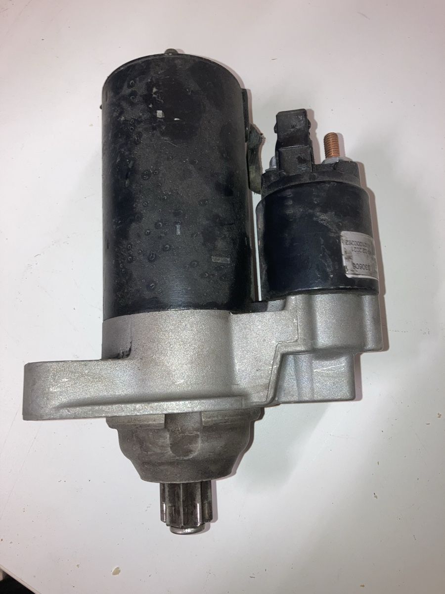 VW Tutti pezzi di ricambio auto: Audi/VW Anlasser Starter BORA 2.3l 170ps – Usato da Boniswil venduto da FindInBox