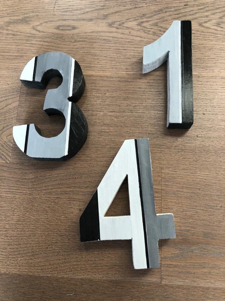 Toutes les décorations: Zahlen 1 - 3 - 4 aus Holz – D'occasion à Samstagern par TAAF 4