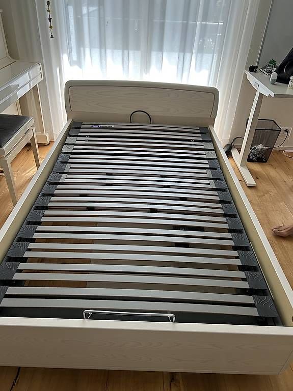 Bico Lits: Bett Holz 120 x 200 inkl. Matratze der Firma Bambus – D'occasion à Buchrain par Mamela1 2