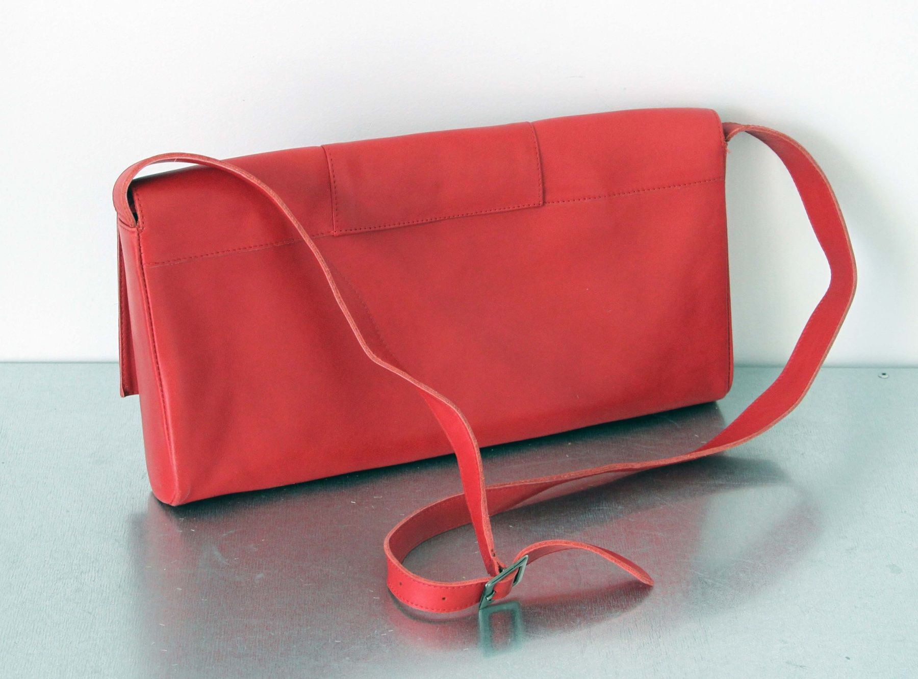 Borse da donna: Arche Ledertasche - rote Handtasche - Shoulder Bag - Clutch – Usato da Merlischachen venduto da sammlerstueck 1