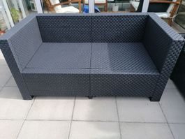 Schönes Loungesofa für den Garten oder Balkon