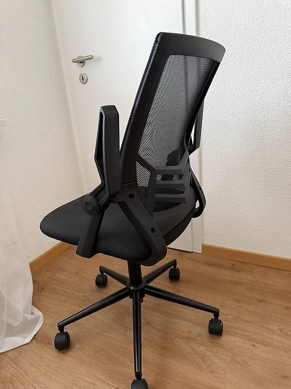 Sedie a rotelle: Chaise ergonomique de bureau – Usato da La Chaux-de-Fonds venduto da lar_w5pw 4