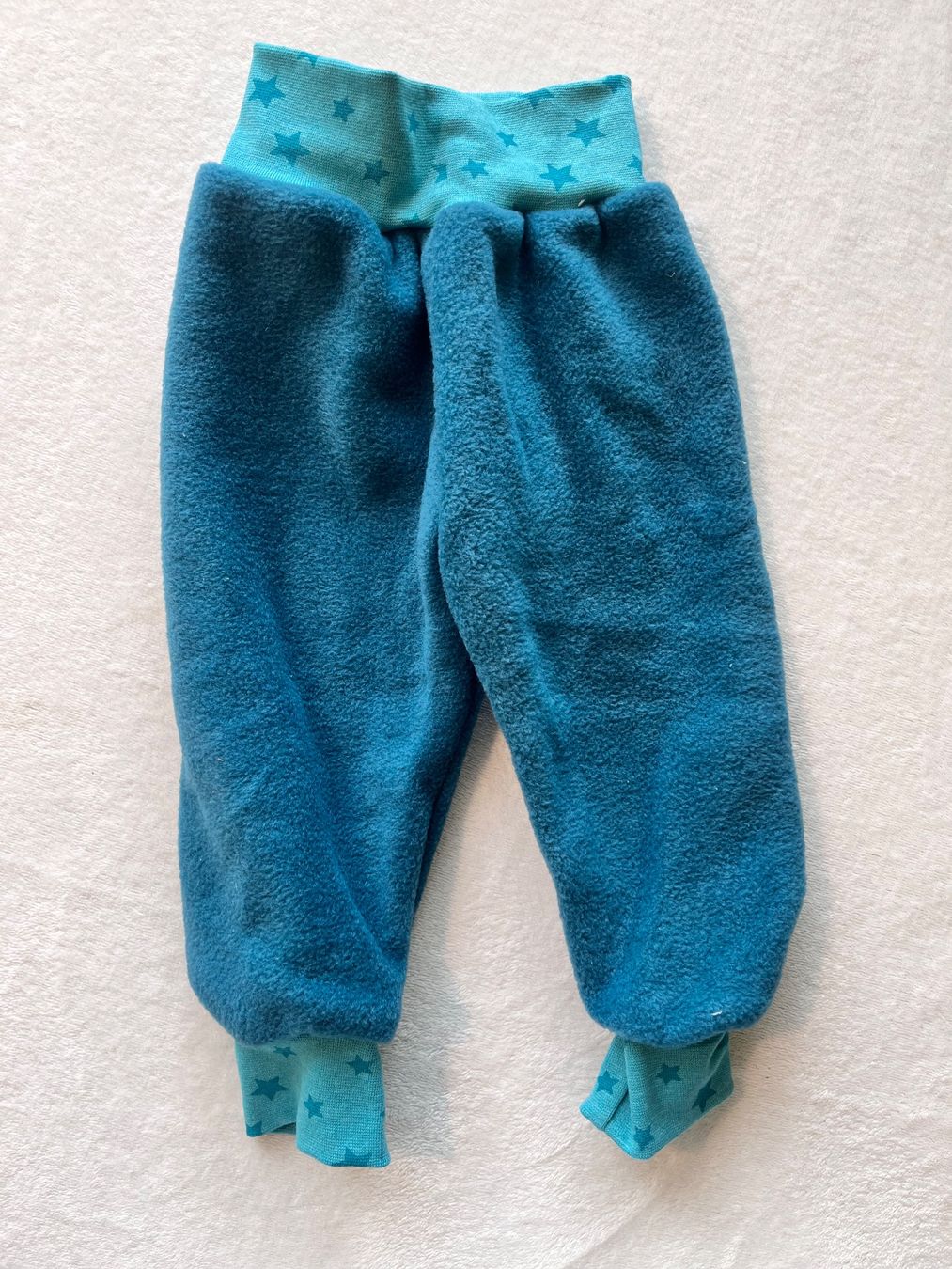 Pantaloni: 1 Kinderhose selbst genäht – Nuovo e nell'imballaggio originale da Büsserach venduto da bor_s88m