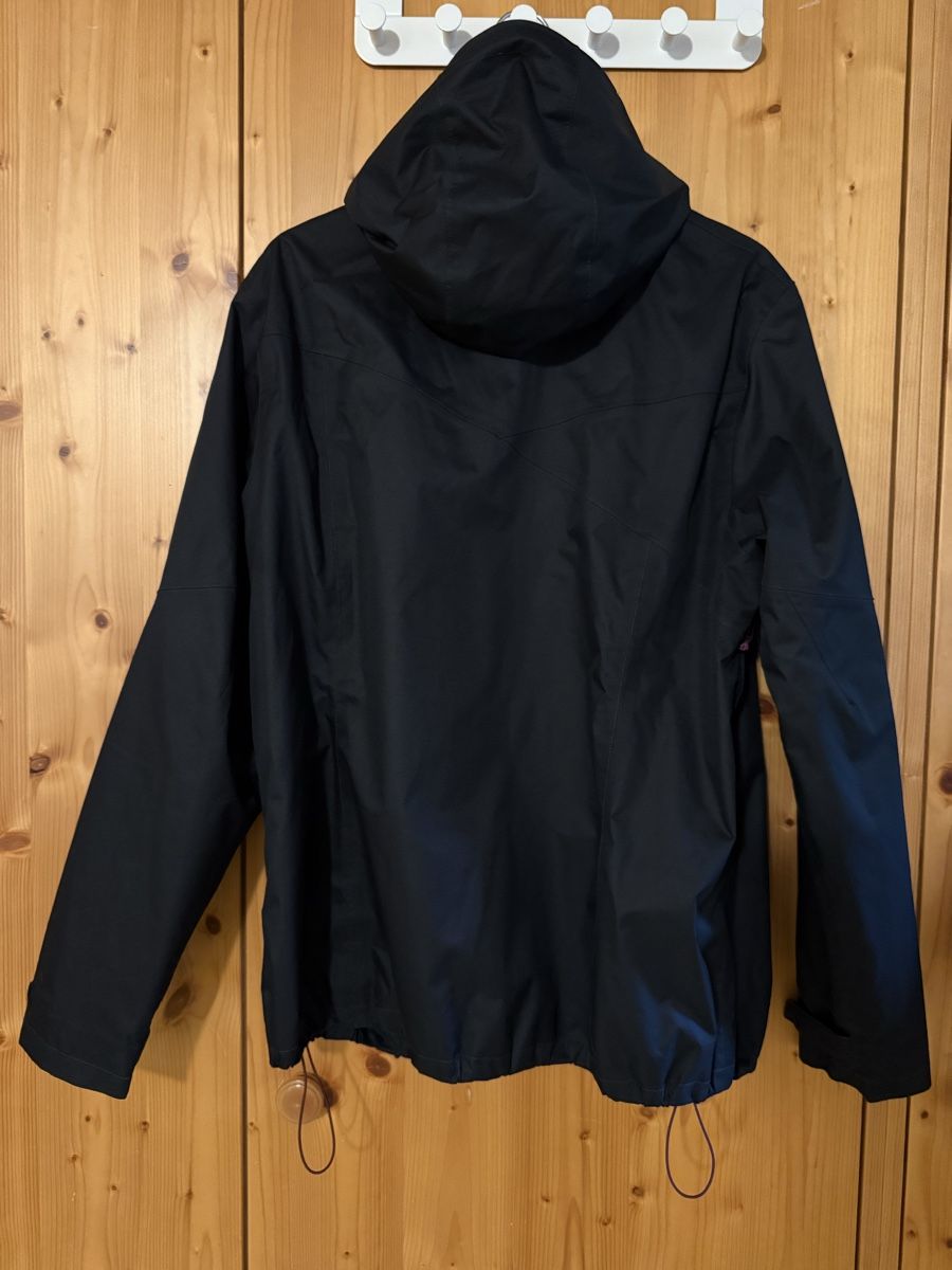 Decathlon Vestes: Regenjacke – D'occasion à Hinwil par jen_z8kr 1