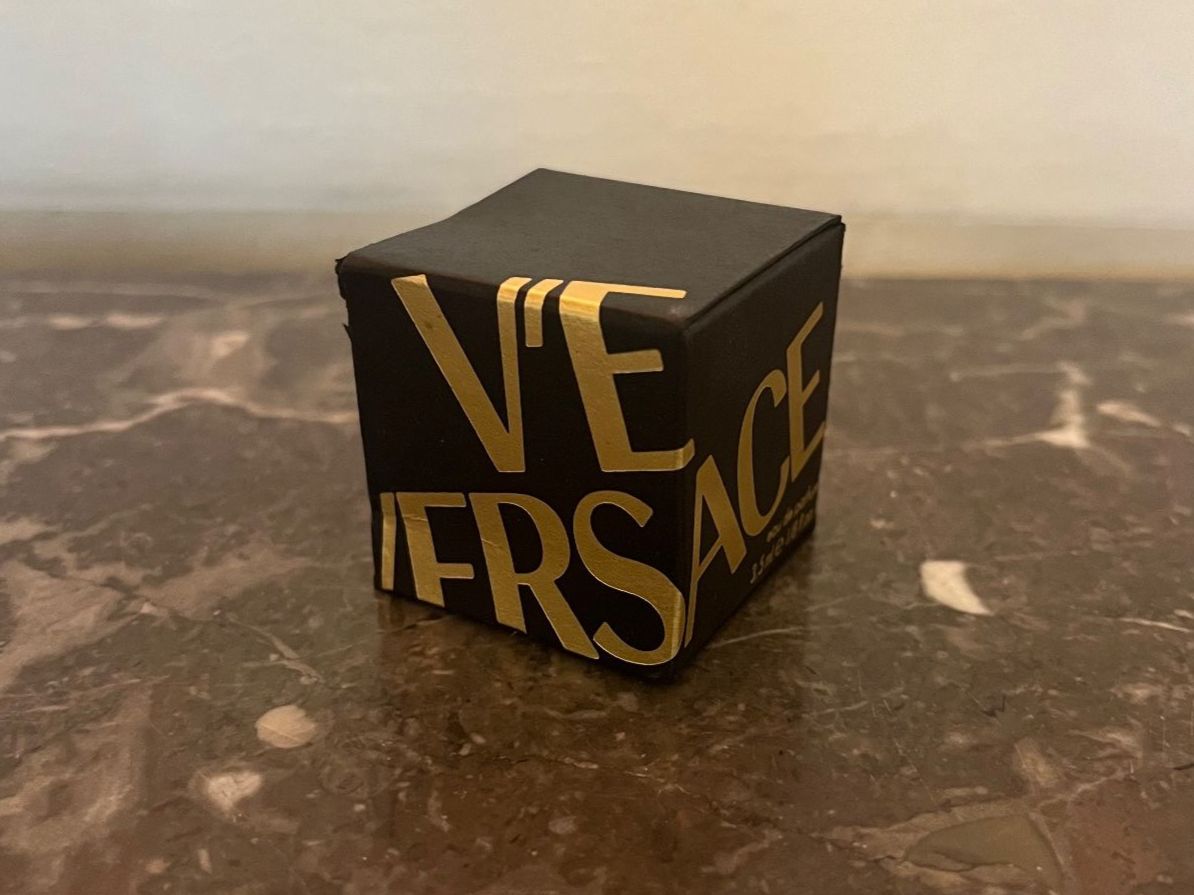 Versace Profumi & Eau de Toilette: Versace Eau de Parfum, 3.5ml, Vintage – Nuovo (secondo la descrizione) da Winterthur venduto da ver_j6jn