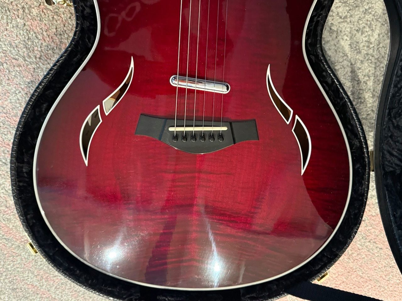 Taylor Strumenti musicali: TAYLOR T5-S1 Standard Red Edgeburst – Usato da Niederhasli venduto da Moondance 3